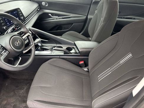Used 2022 Hyundai Elantra SEL image 20