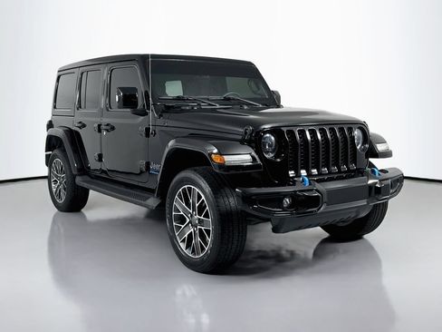 Used 2023 Jeep Wrangler Unlimited Sahara AWD/4WD image 4