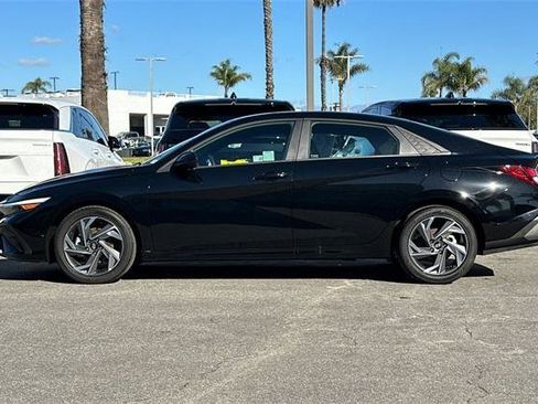 Certified 2025 Hyundai Elantra Sport image 7