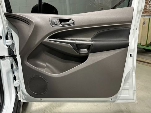 Used 2022 Ford Transit Connect XL image 13