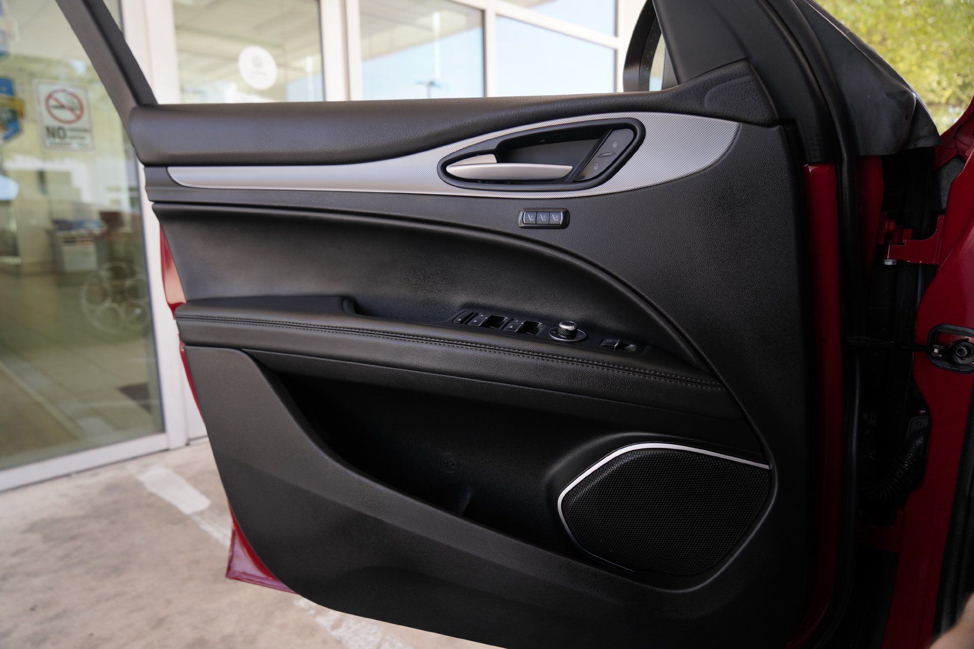 Used 2023 Alfa Romeo Stelvio Veloce AWD/4WD image 23