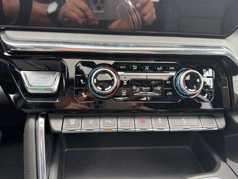 New 2025 GMC Sierra 2500 Denali w/ Denali Reserve Package image 22