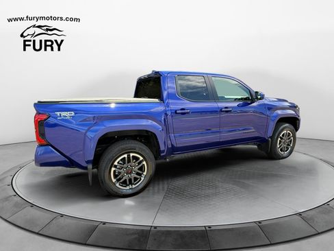 Used 2025 Toyota Tacoma TRD Sport AWD/4WD image 3