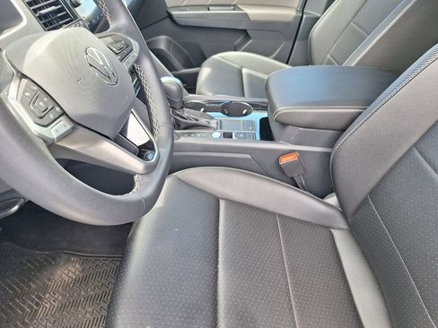 Used 2023 Volkswagen Atlas Cross Sport SE w/ Black Wheel Package FWD image 18