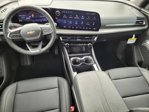 New 2026 Chevrolet Traverse LT w/ Driver Confidence Package FWD image 11