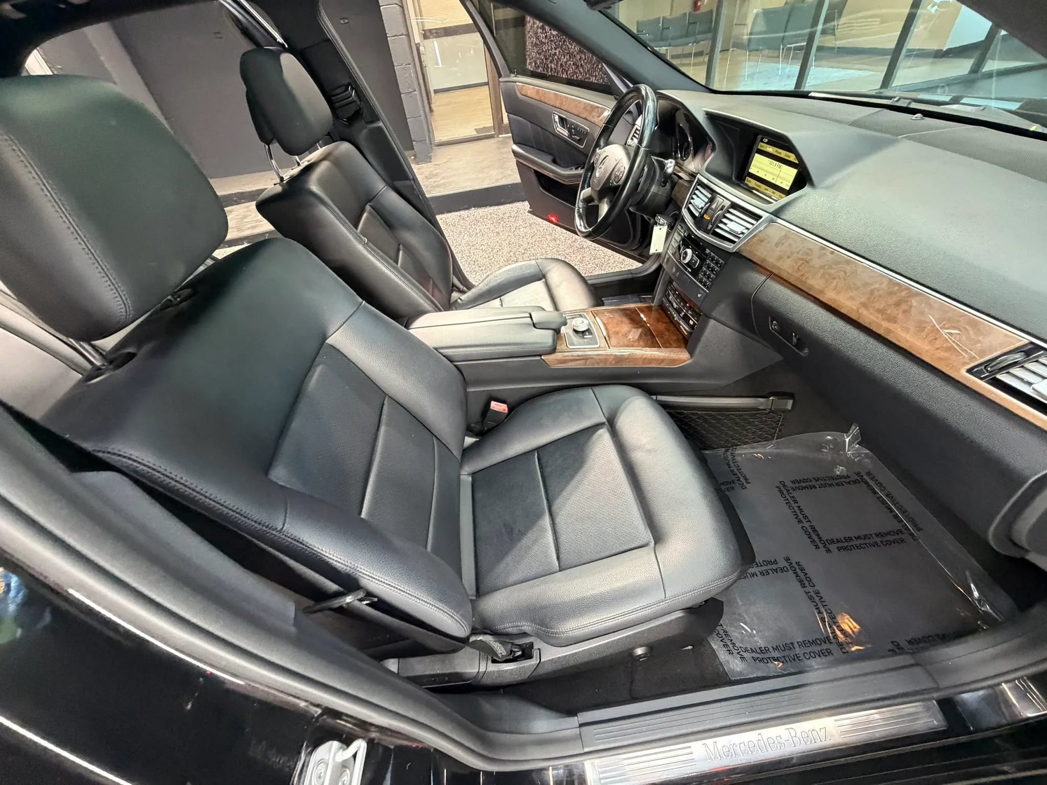 Used 2011 Mercedes-Benz E 350 4MATIC Sedan image 37