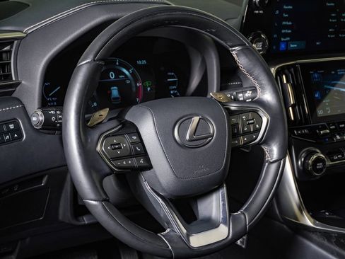 Used 2023 Lexus LX 600 4WD w/ Appearance Package image 22