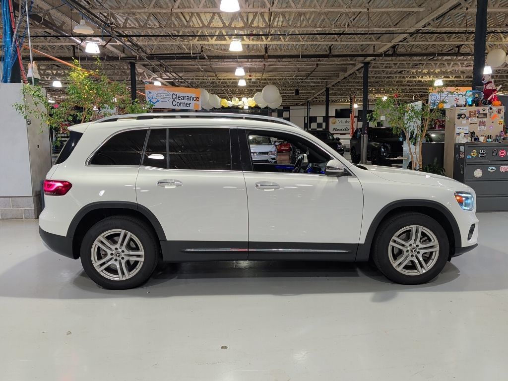 Used 2022 Mercedes-Benz GLB 250 4MATIC image 7