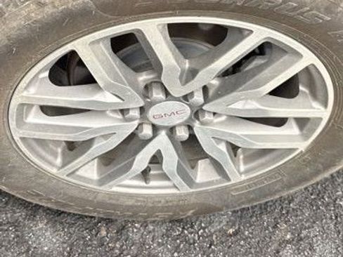 Used 2019 GMC Acadia SLE image 7