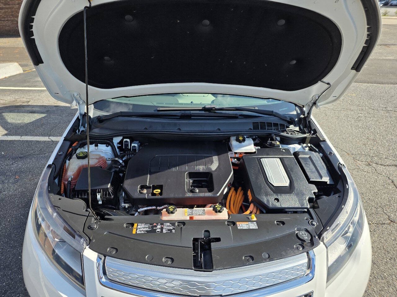 Used 2013 Chevrolet Volt w/ Enhanced Safety Package 2 FWD image 32