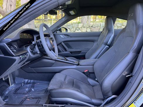 Used 2025 Porsche 911 Carrera 4 GTS image 11