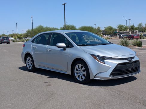 Used 2024 Toyota Corolla LE FWD image 7