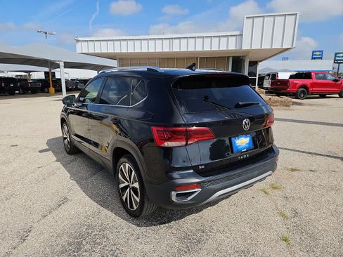 Used 2024 Volkswagen Taos SE FWD image 6