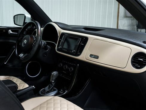 Used 2019 Volkswagen Beetle 2.0T Final Edition SEL FWD image 19