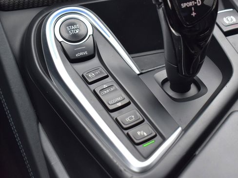 Used 2017 BMW i8 image 40