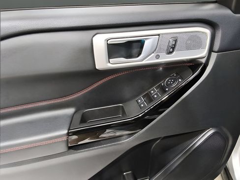 Used 2023 Ford Explorer ST-Line AWD/4WD image 10