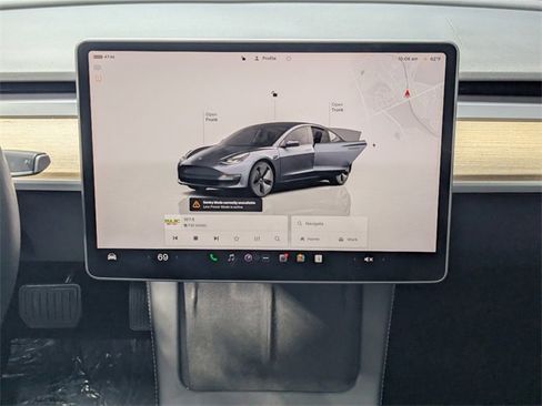 Used 2023 Tesla Model 3 Standard Range image 11