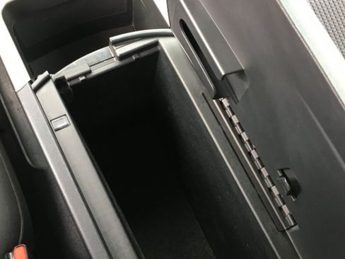 Used 2011 Nissan Titan SV w/ SV Value Truck Pkg image 27