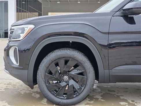 New 2026 Volkswagen Atlas SE image 5