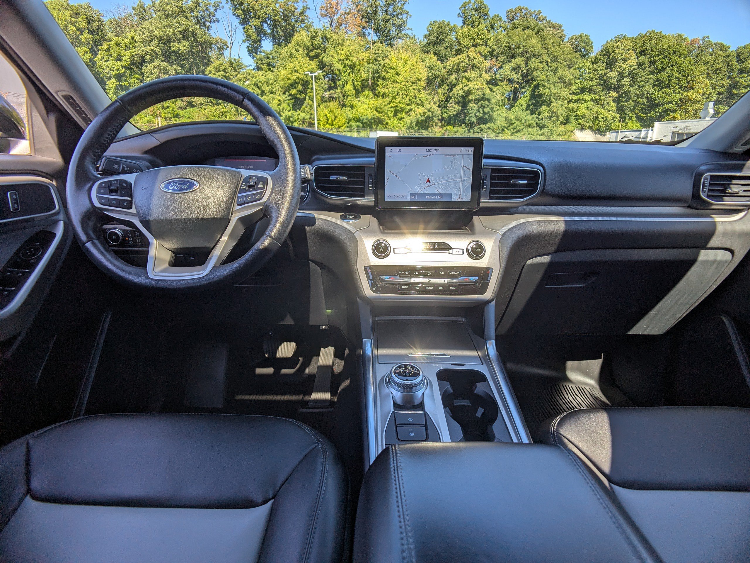 Used 2023 Ford Explorer XLT w/ Equipment Group 202A AWD/4WD image 17