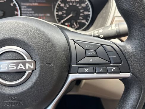 Used 2024 Nissan Altima 2.5 SV FWD image 20