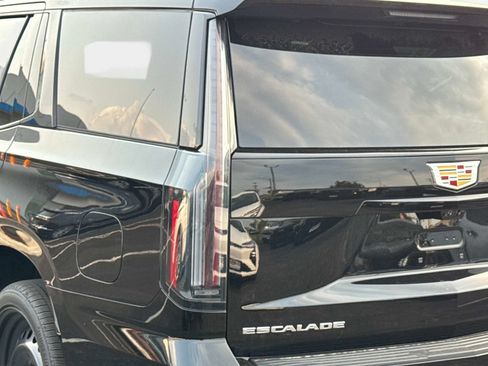 Used 2026 Cadillac Escalade V w/ LPO, ONYX Package AWD/4WD image 9