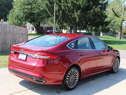 Used 2017 Ford Fusion SE w/ Fusion SE Technology Package AWD/4WD image 9