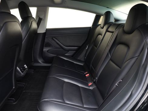 Used 2018 Tesla Model 3 Long Range RWD image 21