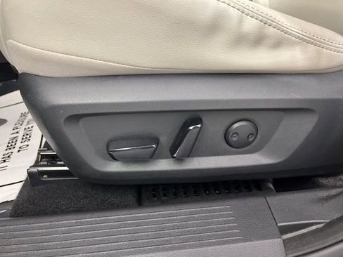 Used 2023 Nissan Rogue SL w/ SL Premium Package image 31