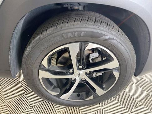 Used 2024 Chevrolet Trax RS w/ Driver Confidence Package FWD image 22