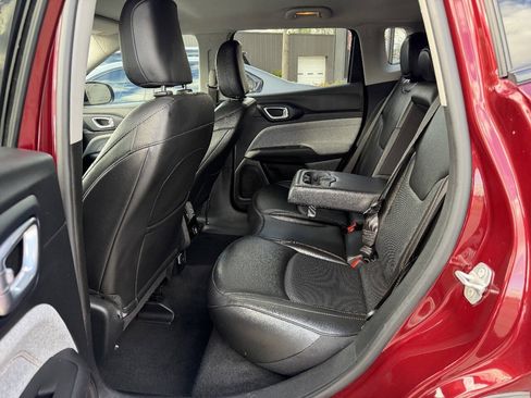 Used 2022 Jeep Compass Latitude AWD/4WD image 18