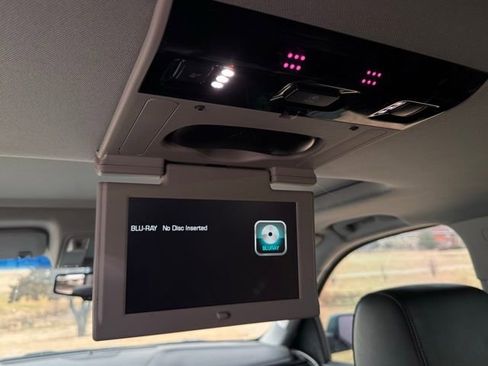 Used 2019 GMC Yukon Denali w/ Denali Ultimate Package image 14