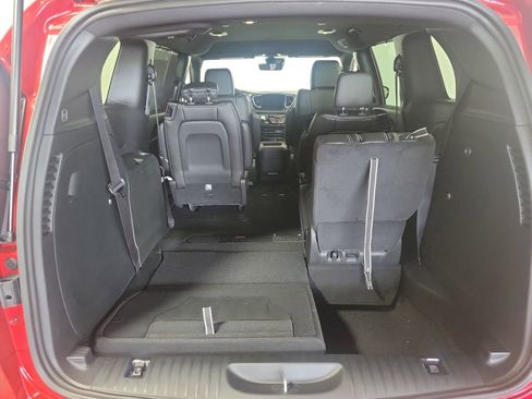New 2026 Chrysler Voyager LX image 24