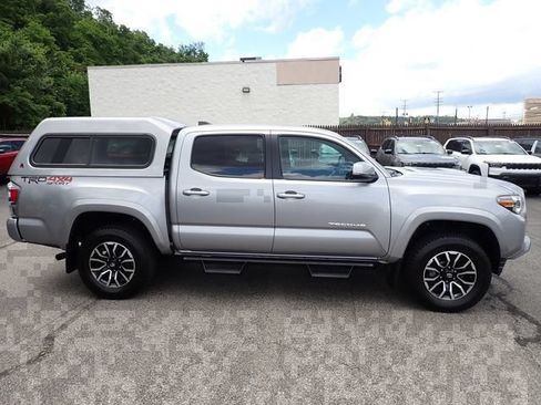 Used 2021 Toyota Tacoma TRD Sport AWD/4WD image 9