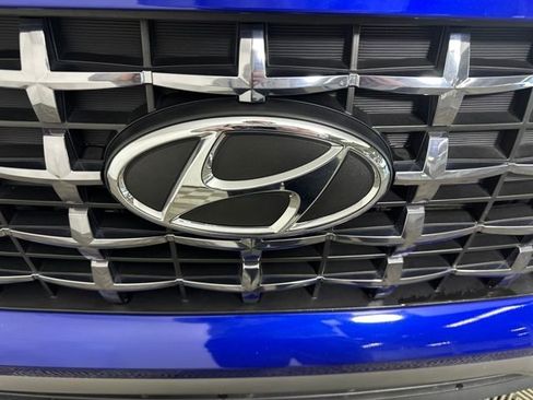 Used 2023 Hyundai Venue SEL image 9