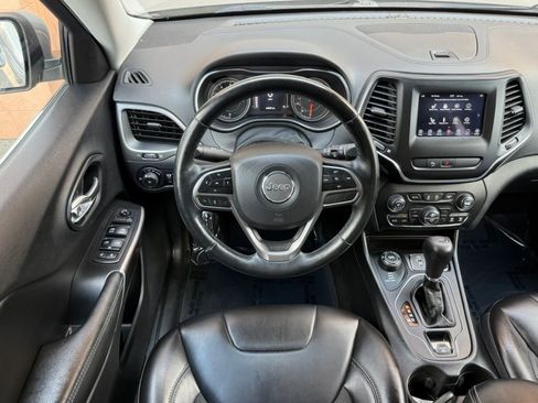 Used 2019 Jeep Cherokee Latitude Plus w/ Comfort/Convenience Group image 29