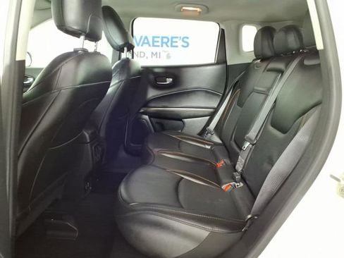 Used 2019 Jeep Compass Limited AWD/4WD image 9