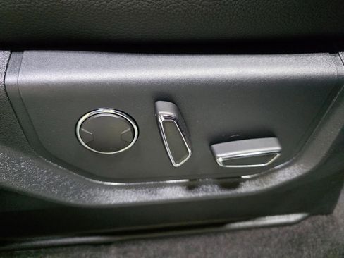 Used 2019 Ford Expedition XLT w/ Equipment Group 202A image 30