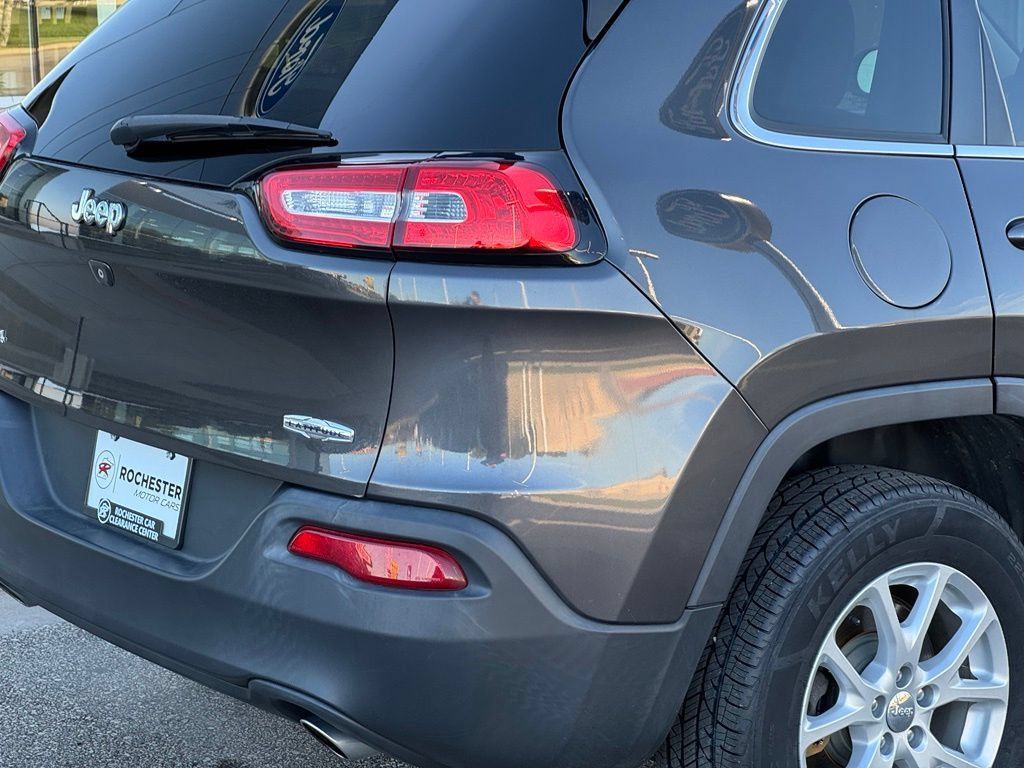 Used 2014 Jeep Cherokee Latitude w/ Comfort/Convenience Group AWD/4WD image 45