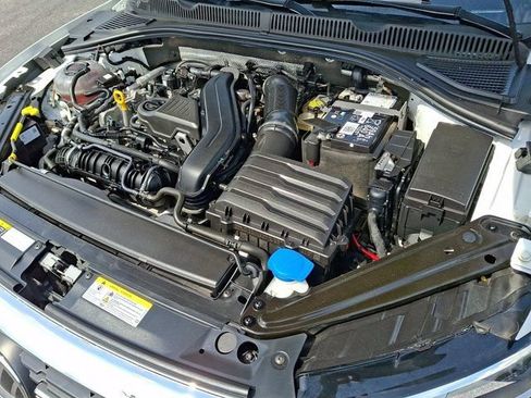 Used 2024 Volkswagen Jetta SE w/ Panoramic Sunroof Package FWD image 32