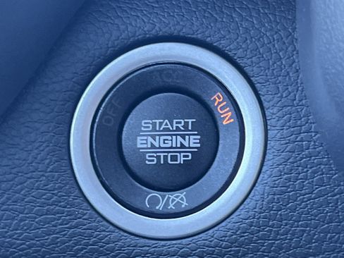 Used 2024 RAM 2500 Big Horn w/ Bed Utility Group image 8