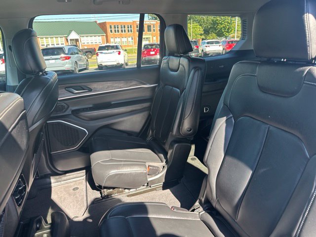 Used 2022 Jeep Grand Cherokee L Limited AWD/4WD image 18