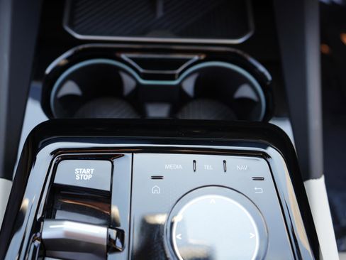 Used 2025 BMW i5 eDrive40i image 27