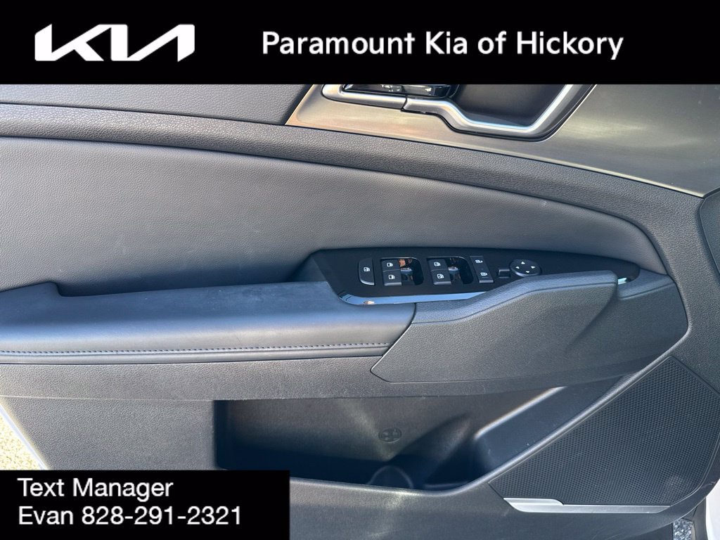 Used 2025 Kia Sportage EX w/ Premium Package FWD image 19