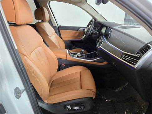 Used 2022 BMW X7 xDrive40i w/ Premium Package image 23