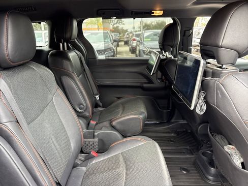 Used 2024 Toyota Sienna XSE w/ XSE Premium Package image 31
