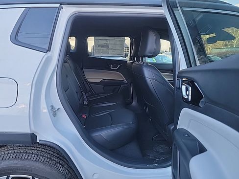 New 2026 Jeep Compass Limited w/ Sun, Sound & Navigation Group image 9