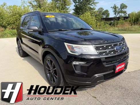 Used 2019 Ford Explorer XLT w/ Equipment Group 202A FWD image 1