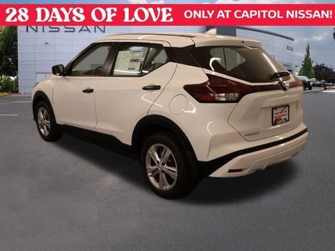 New 2025 Nissan Kicks Play S image 4