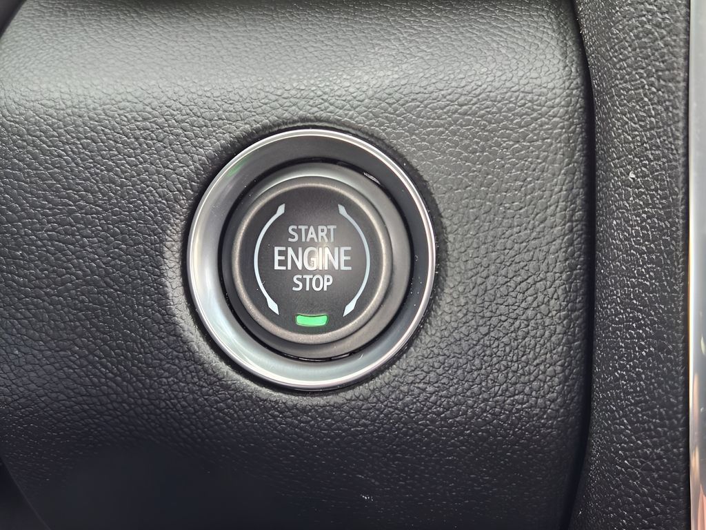Used 2025 GMC Acadia Denali w/ Super Cruise Package AWD/4WD image 18